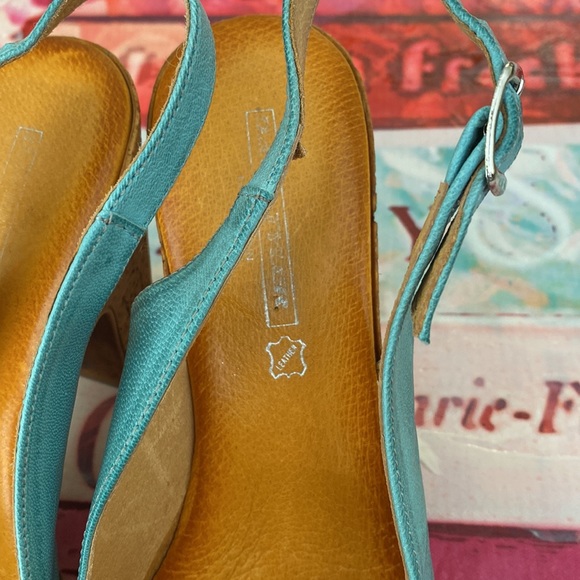 David Tyler Teal Leather Cork Heels - Picture 7 of 7